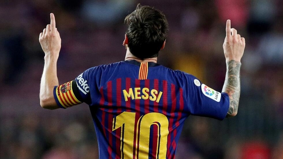 Messi could wear Barcelona shirt against Ronaldo